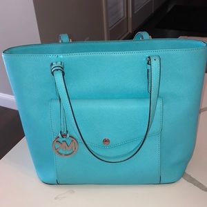 Michael Kors Jet Set Large Pocket tote